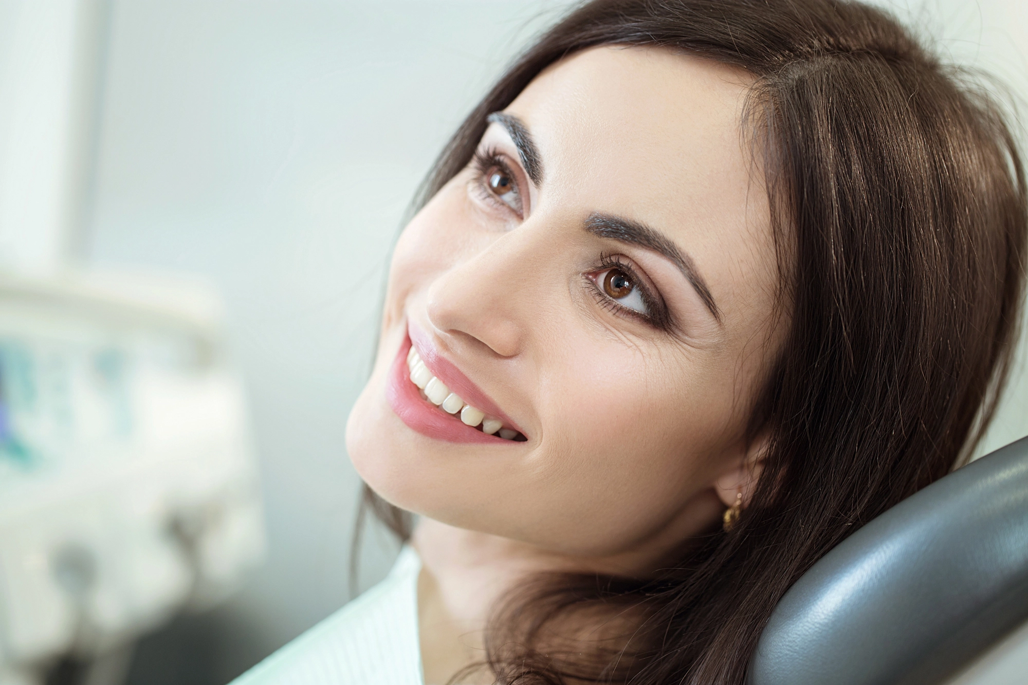 woman-at-a-dentist-near-me-in-Leesburg